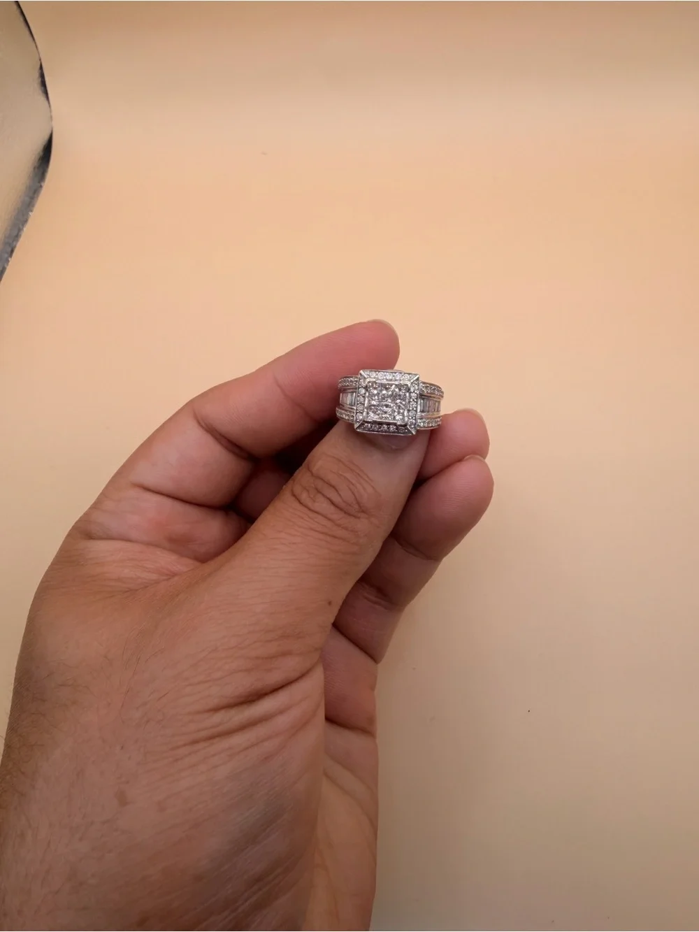 14k White Gold 2 Ctw Diamond Ring Size 5.75.